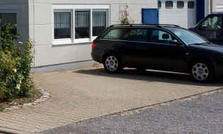 B�hler Mobile    -    Biegelstrasse 8- 10    -    74336 Brackenheim Vermietung von Reisemobilen, verkauf von EU-Importen, verkauf von Gebrauchtfahrzeugen Wohnwagenverkauf  PKW Verkauf Brackenheim Heilbronn Ludwigsburg